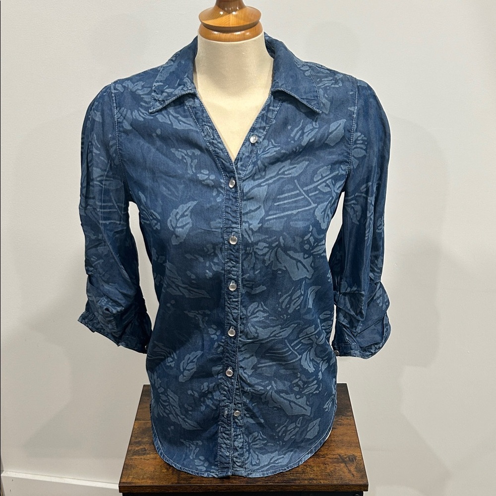 LISETTE Montreal Light Blue Top